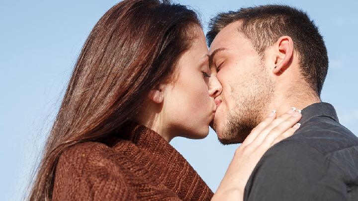 如何预防卵巢早衰？女性延缓衰老的方法有哪些？